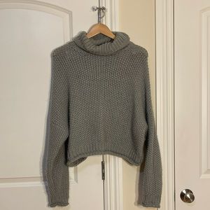 Turtle neck knit top